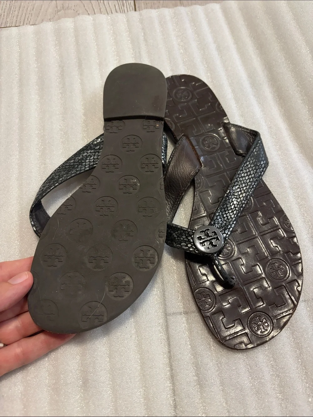 Tory Burch Thora Pewter black silver logo top  Snake Thong Sandals, 8